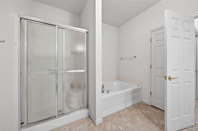 2140 Hawks Landing Drive, Lake St Louis, MO 63367