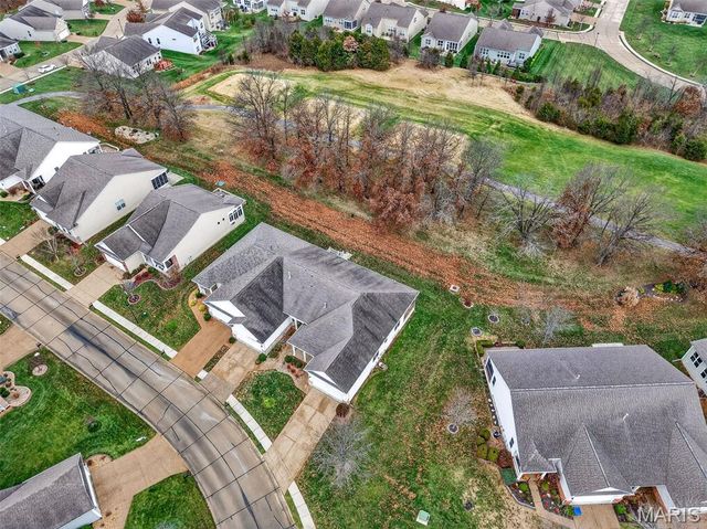 2140 Hawks Landing Drive, Lake St Louis, MO 63367