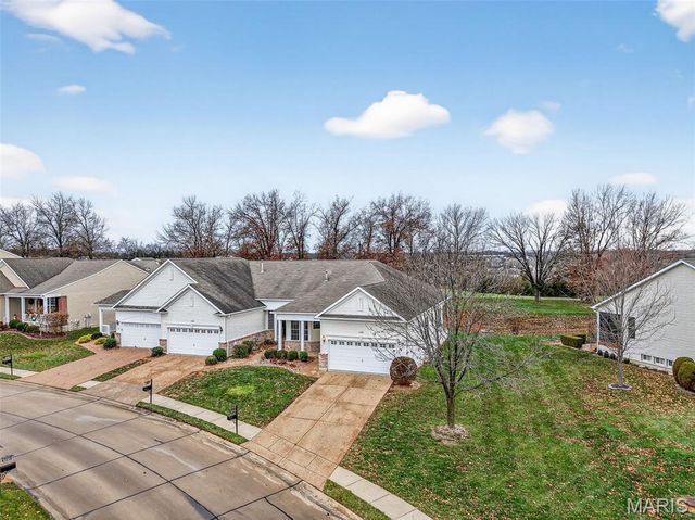 2140 Hawks Landing Drive, Lake St Louis, MO 63367