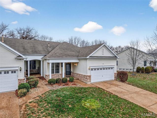 2140 Hawks Landing Drive, Lake St Louis, MO 63367