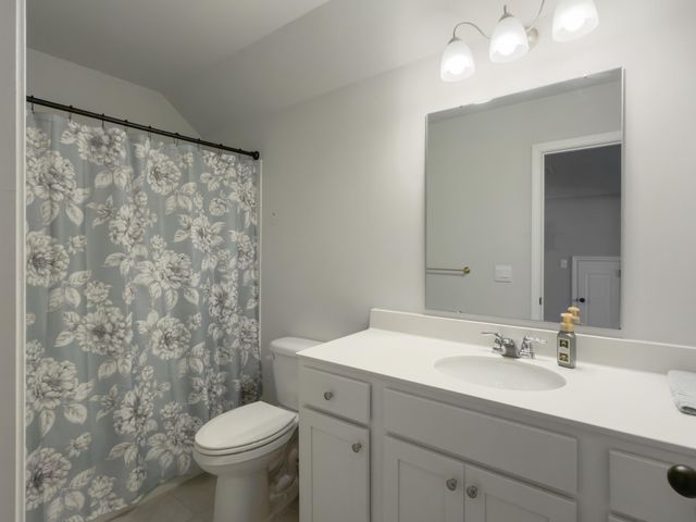 404 Oak View Way, Summerville, SC 29483