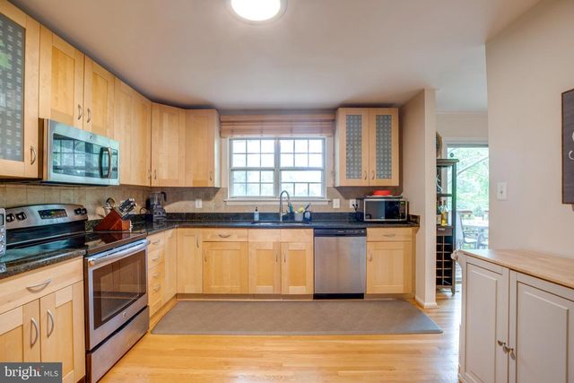 10535 BREVITY DR, Great Falls, VA 22066