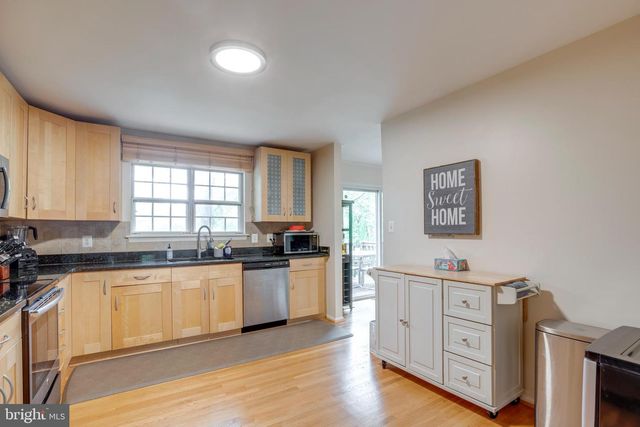 10535 BREVITY DR, Great Falls, VA 22066