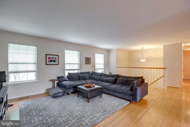 10535 BREVITY DR, Great Falls, VA 22066