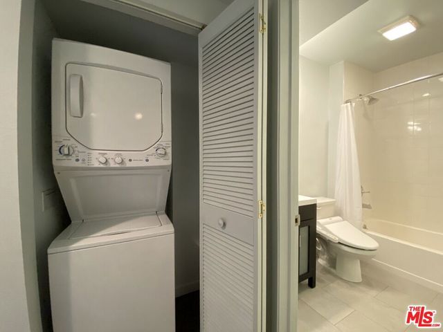 1920 Hillcrest Road 12, Los Angeles, CA 90068