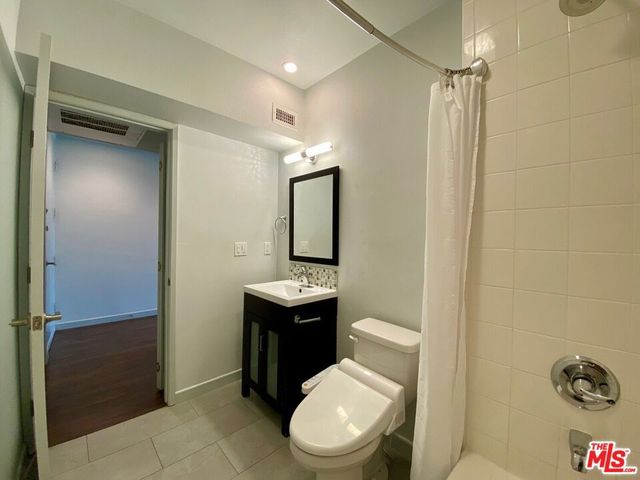 1920 Hillcrest Road 12, Los Angeles, CA 90068