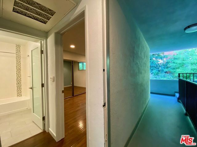 1920 Hillcrest Road 12, Los Angeles, CA 90068