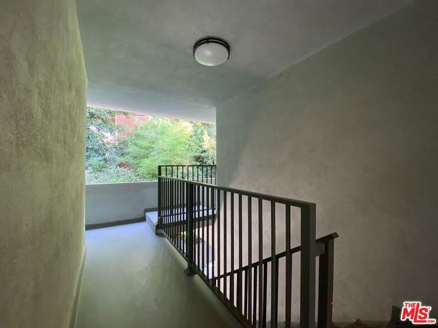 1920 Hillcrest Road 12, Los Angeles, CA 90068