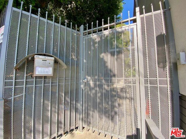 1920 Hillcrest Road 12, Los Angeles, CA 90068