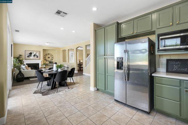 1012 Salt Spray Ter, Hercules, CA 94547