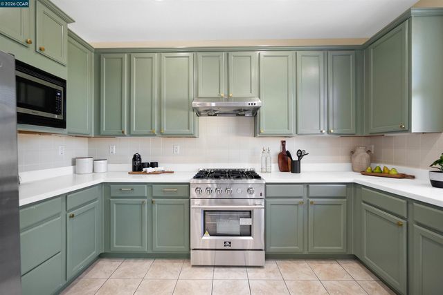 1012 Salt Spray Ter, Hercules, CA 94547