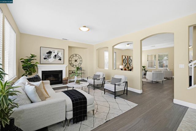 1012 Salt Spray Ter, Hercules, CA 94547