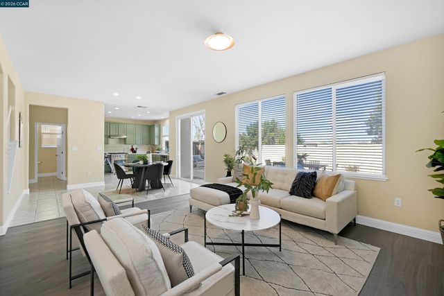 1012 Salt Spray Ter, Hercules, CA 94547