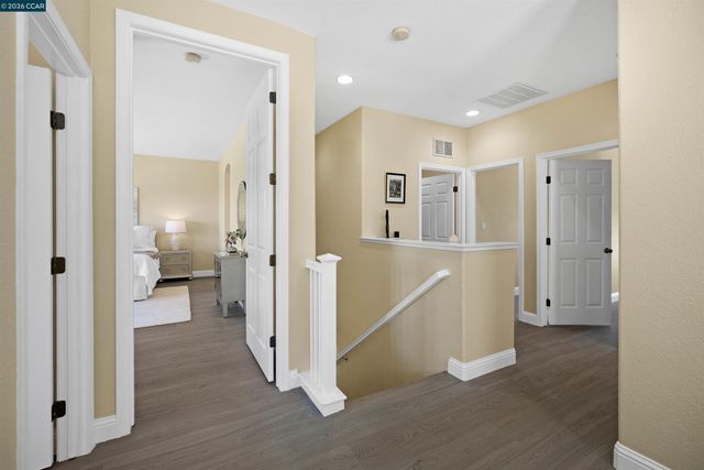 1012 Salt Spray Ter, Hercules, CA 94547
