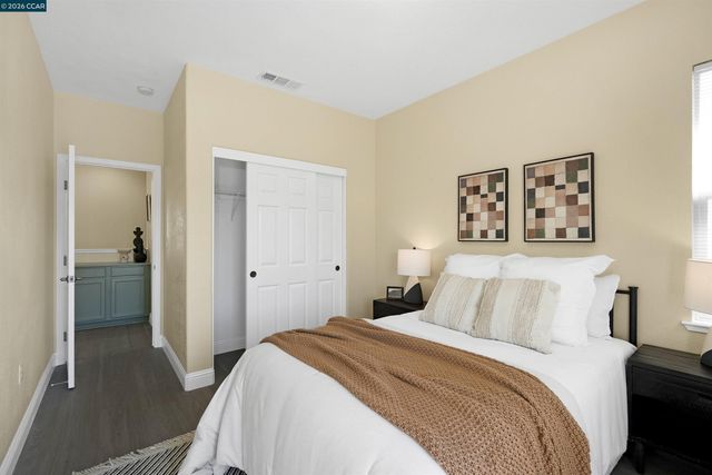 1012 Salt Spray Ter, Hercules, CA 94547