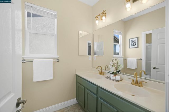 1012 Salt Spray Ter, Hercules, CA 94547