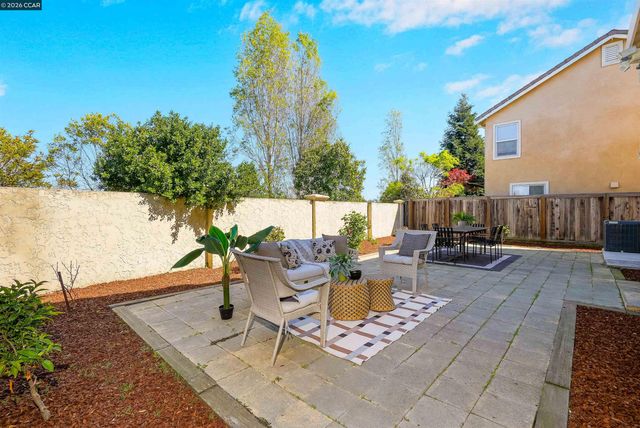 1012 Salt Spray Ter, Hercules, CA 94547