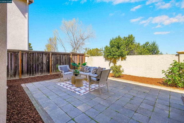 1012 Salt Spray Ter, Hercules, CA 94547