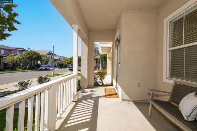 1012 Salt Spray Ter, Hercules, CA 94547