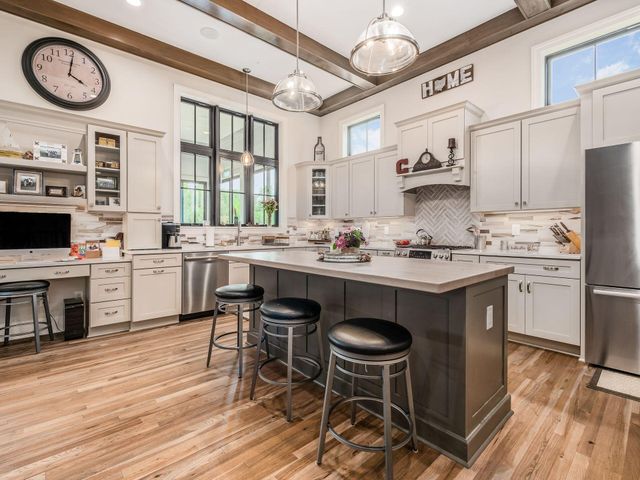 6743 Hamlet Court, Dublin, OH 43016
