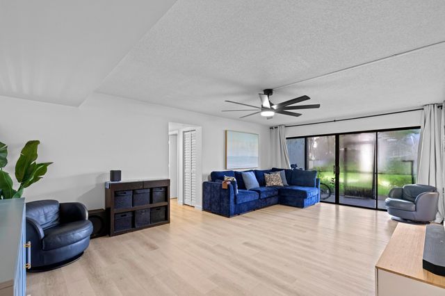 149 NW 70th 302b, Boca Raton, FL 33487