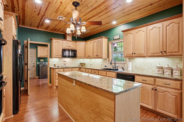 452316 E 953 Road, Vian, OK 74962