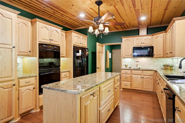 452316 E 953 Road, Vian, OK 74962