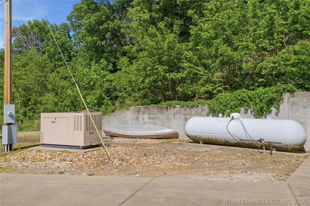 452316 E 953 Road, Vian, OK 74962