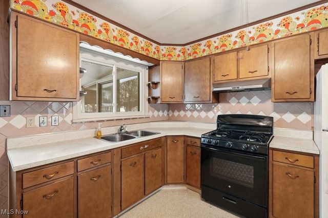 1405 Northmoreland Boulevard, Cuyahoga Falls, OH 44221