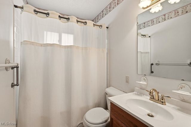 1405 Northmoreland Boulevard, Cuyahoga Falls, OH 44221