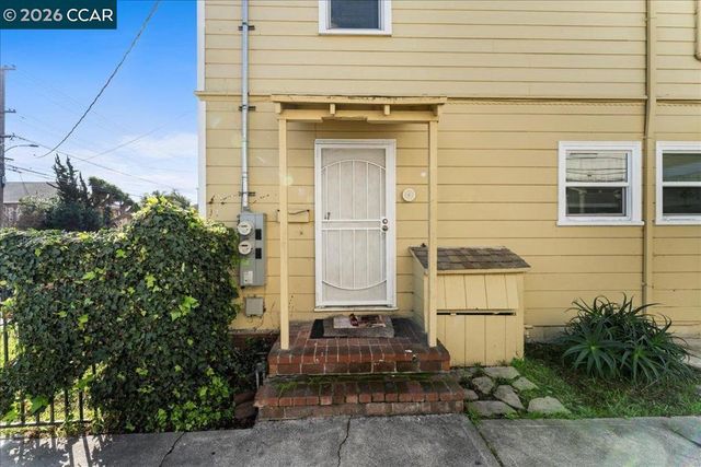 4137 West St, Oakland, CA 94608