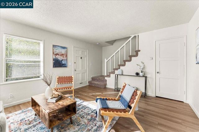 4137 West St, Oakland, CA 94608