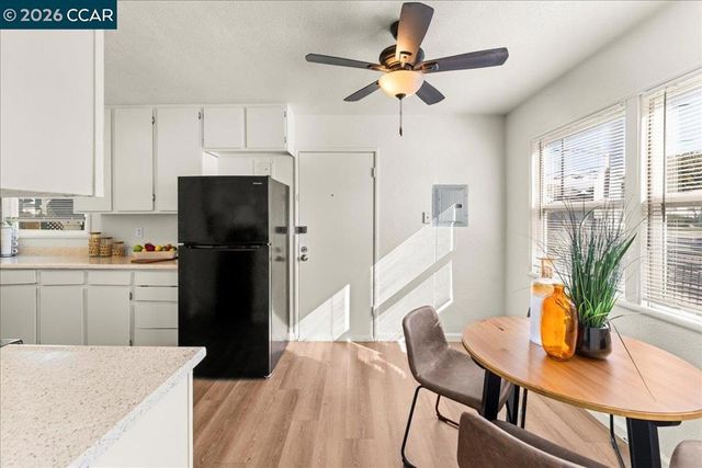 4137 West St, Oakland, CA 94608