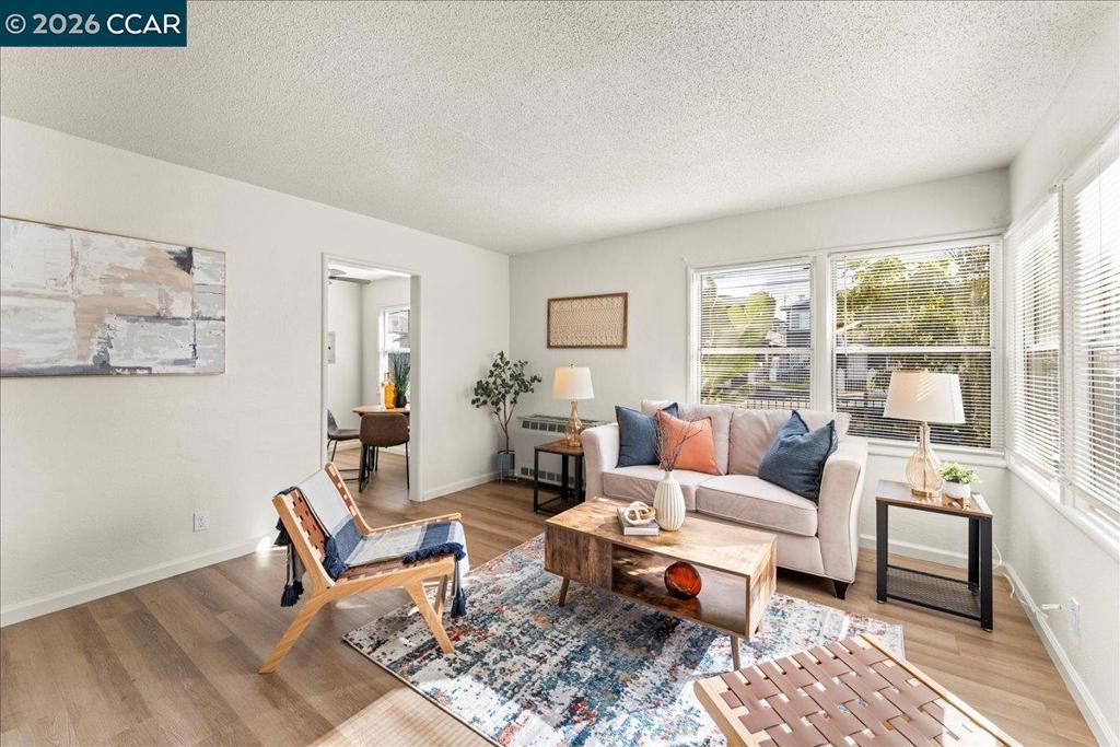 4137 West St, Oakland, CA 94608