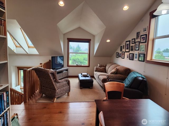 337 S Butter Clam Street SW, Ocean Shores, WA 98569