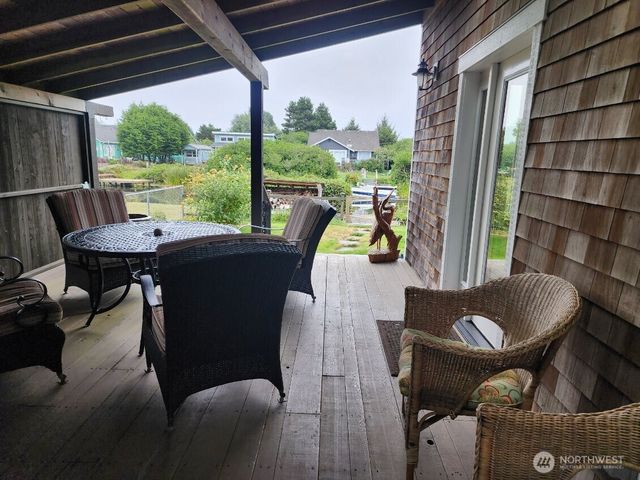 337 S Butter Clam Street SW, Ocean Shores, WA 98569