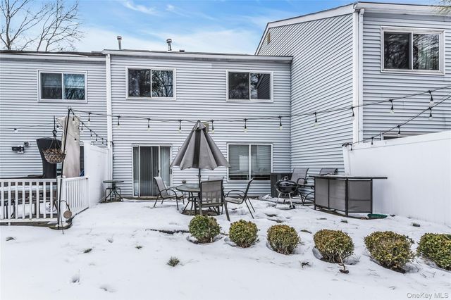 47 Max Court, Islandia, NY 11749