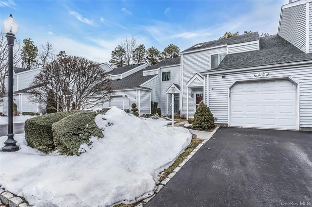 47 Max Court, Islandia, NY 11749