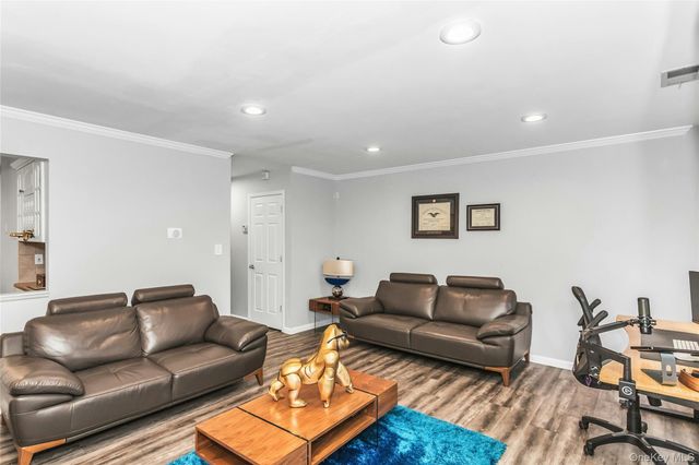 47 Max Court, Islandia, NY 11749