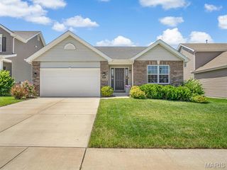 307 Palisades Court, St Charles, MO 63301