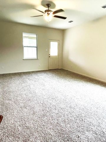 2102 Pondera Street, Ponder, TX 76259