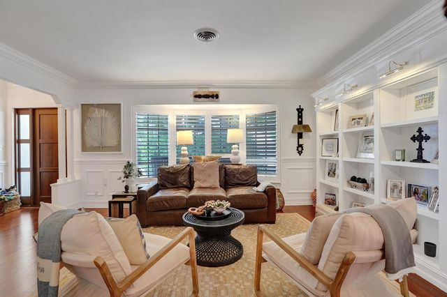 2749 NE 35th Drive, Fort Lauderdale, FL 33308
