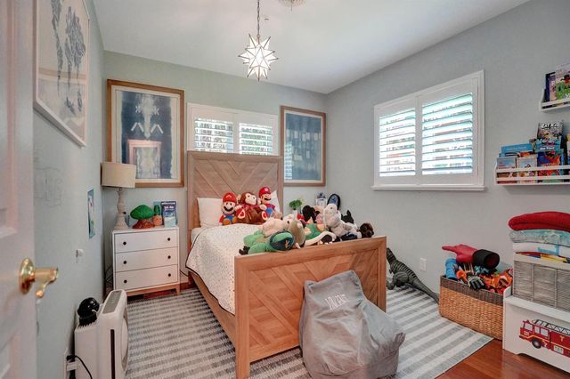 2749 NE 35th Drive, Fort Lauderdale, FL 33308