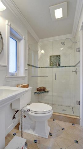 2749 NE 35th Drive, Fort Lauderdale, FL 33308