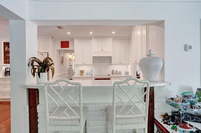 2749 NE 35th Drive, Fort Lauderdale, FL 33308