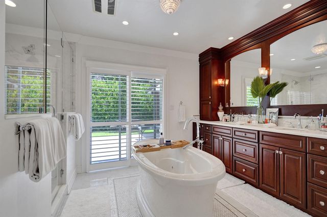 2749 NE 35th Drive, Fort Lauderdale, FL 33308