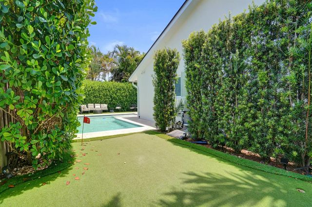 2749 NE 35th Drive, Fort Lauderdale, FL 33308