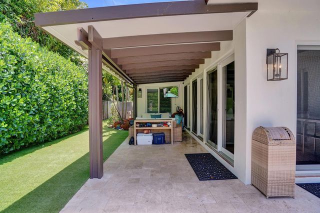 2749 NE 35th Drive, Fort Lauderdale, FL 33308