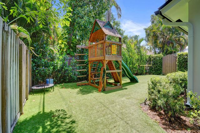 2749 NE 35th Drive, Fort Lauderdale, FL 33308