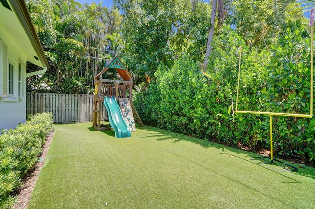 2749 NE 35th Drive, Fort Lauderdale, FL 33308